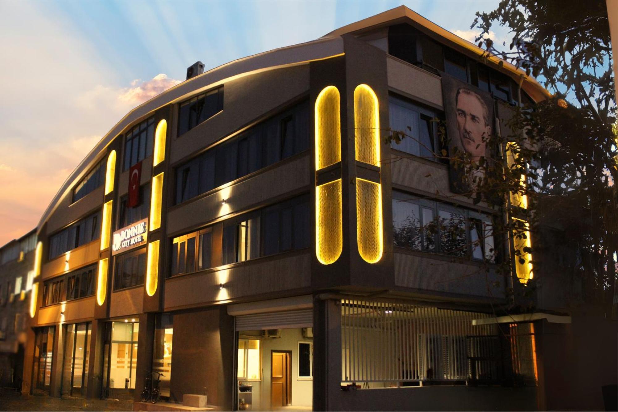 Bonnie City Hotel Antalya Exteriör bild