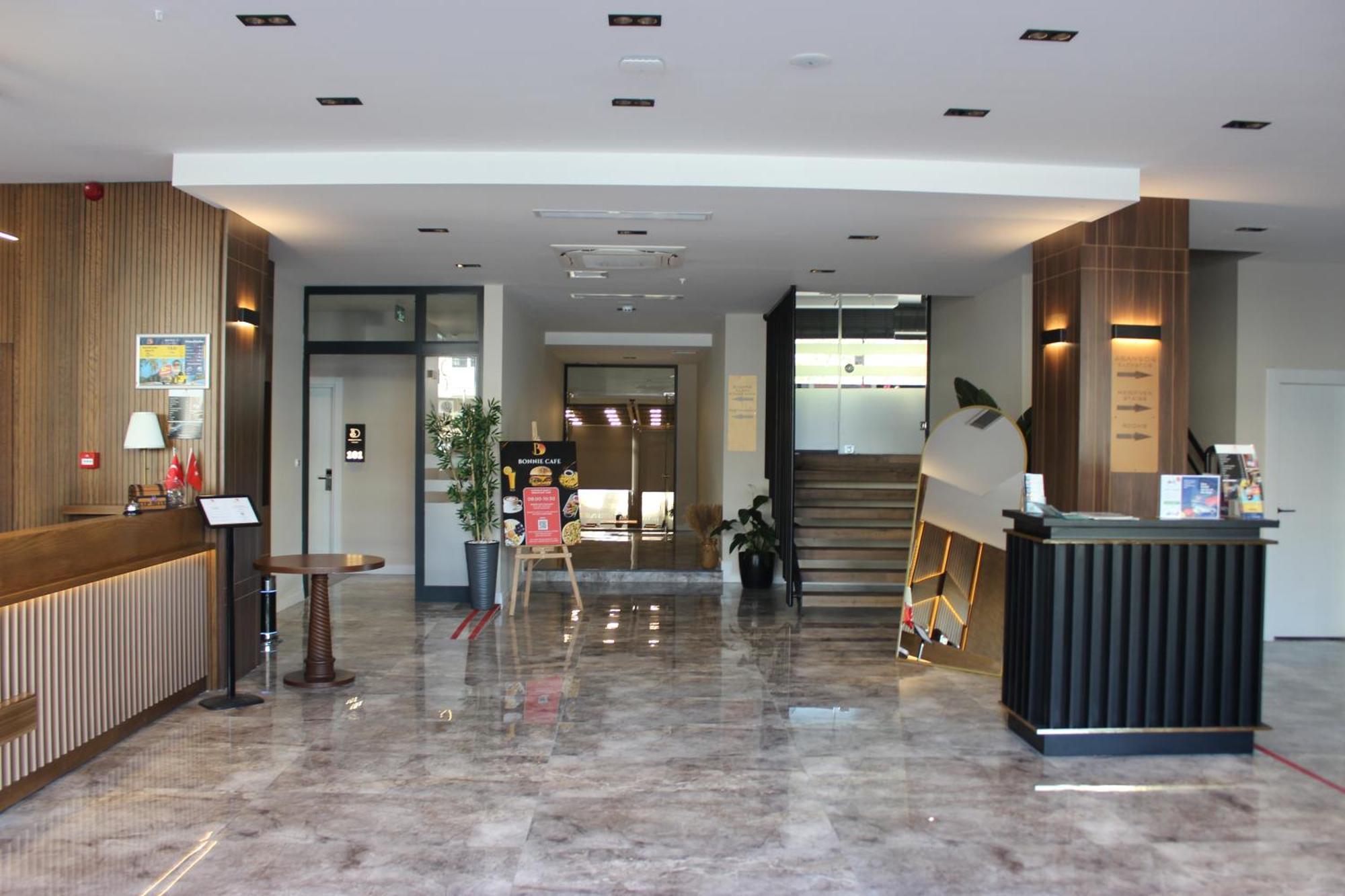 Bonnie City Hotel Antalya Exteriör bild